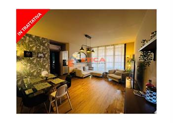 CASTEL ROZZONE - TRILOCALE RISTRUTTURATO IN CENTRO 