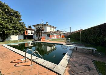  Rivolta d’Adda – Villa singola in esclusiva con piscina e giardino privato